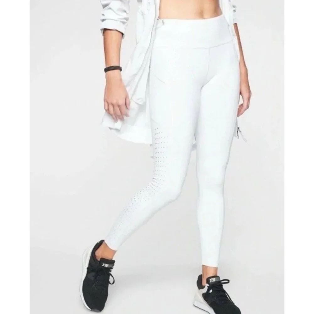 Athleta Contender Laser Cut 7/8 Tight White Legging Side Pockets Medium